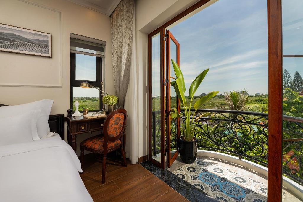 Tam Coc Mountain Sunset and Garden Hotel - 4