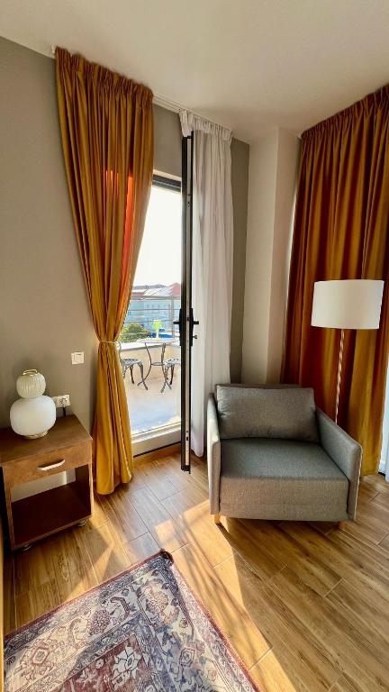 Hotel Fantazia Oradea - Self Check In & Out - Studio With Spa Bath