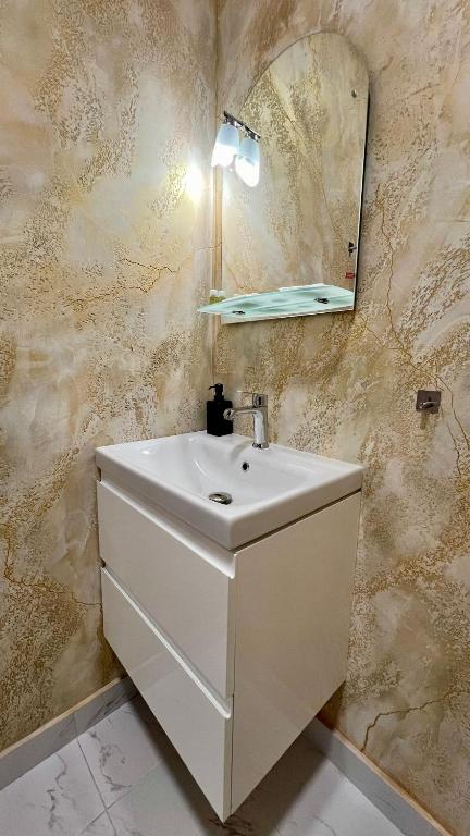 Hotel Fantazia Oradea - Self Check In & Out - Resim 41