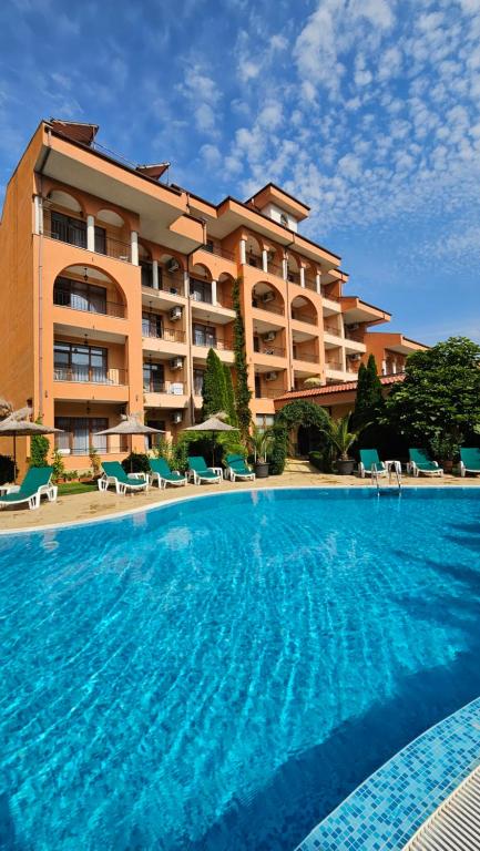 Bazén v ubytování Hotel Liani - All Inclusive nebo v jeho okolí