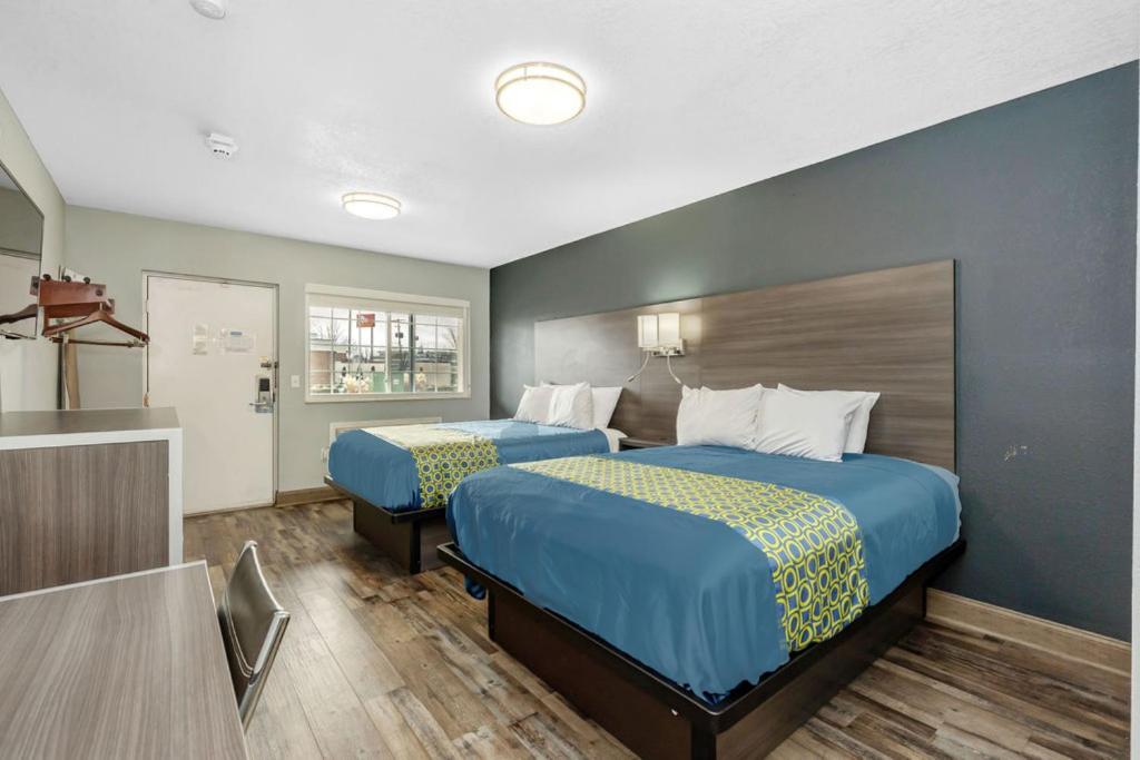 Grove City Travel Inn South Columbus - 2 Queen Bed Smoking