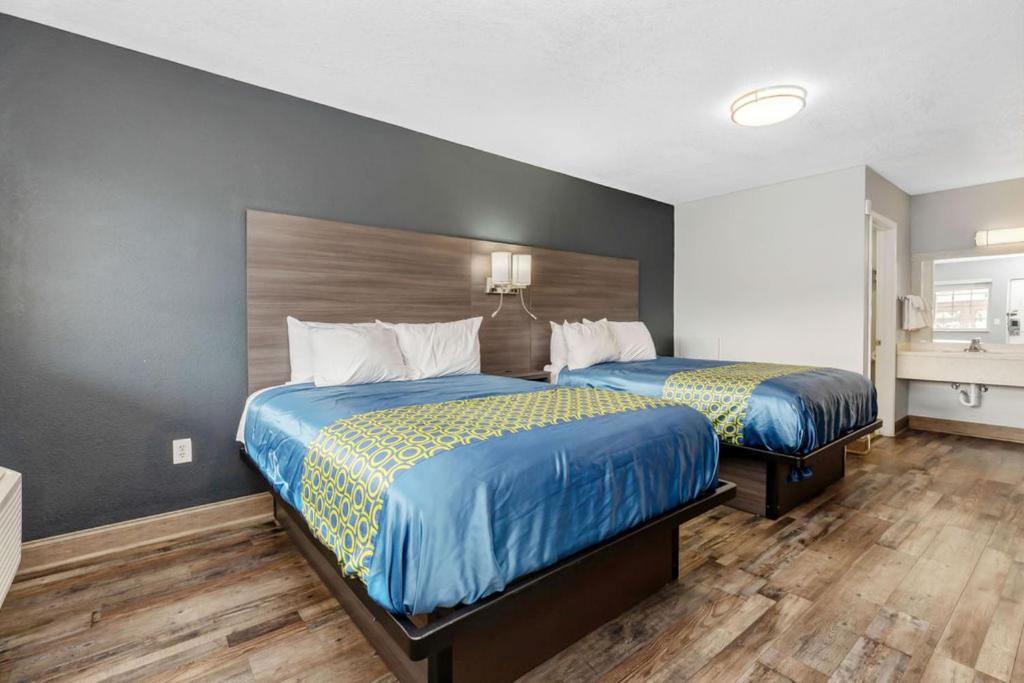 Grove City Travel Inn South Columbus - 2 Queen Beds Non-Smoking