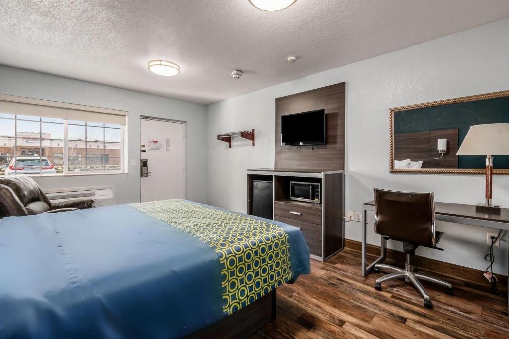 Grove City Travel Inn South Columbus - King Bed Non-Smoking