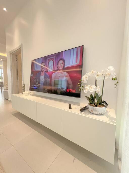 TV a/nebo společenská místnost v ubytování Jabal Akhdar Rummana Villa