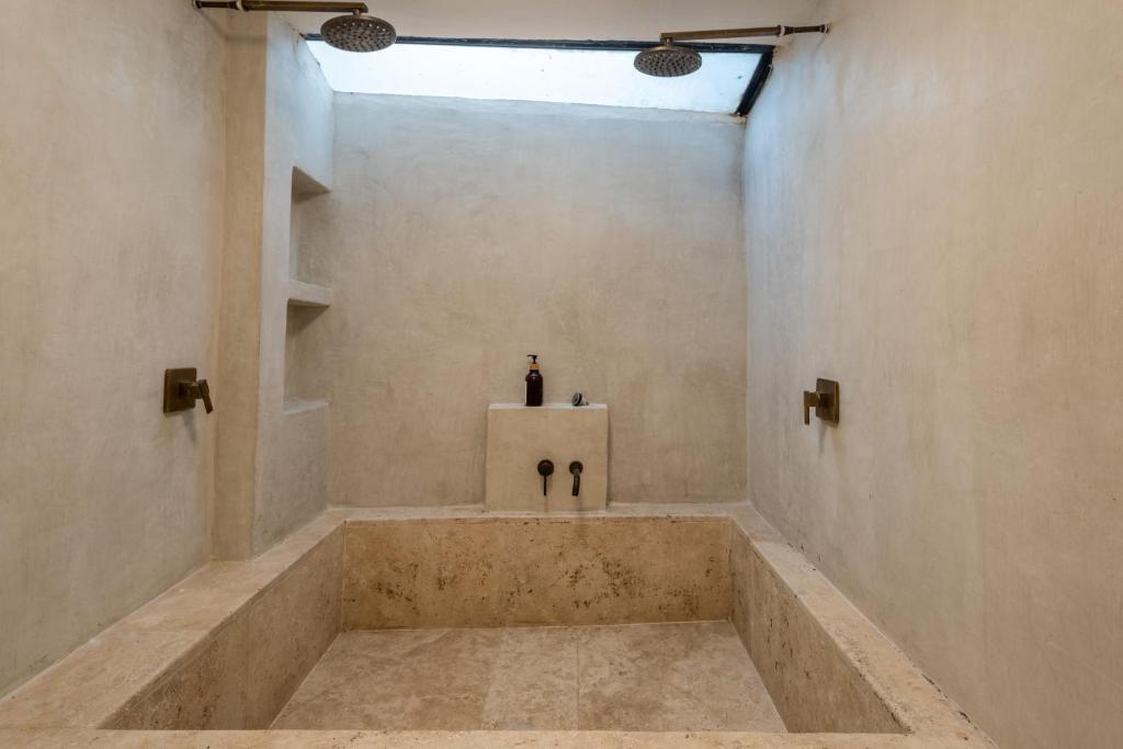 Koupelna v ubytování Zihua Mia Hotel Boutique