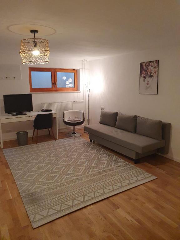 Posezení v ubytování 80m2 Garten-Duplexwohnung in Altperlach