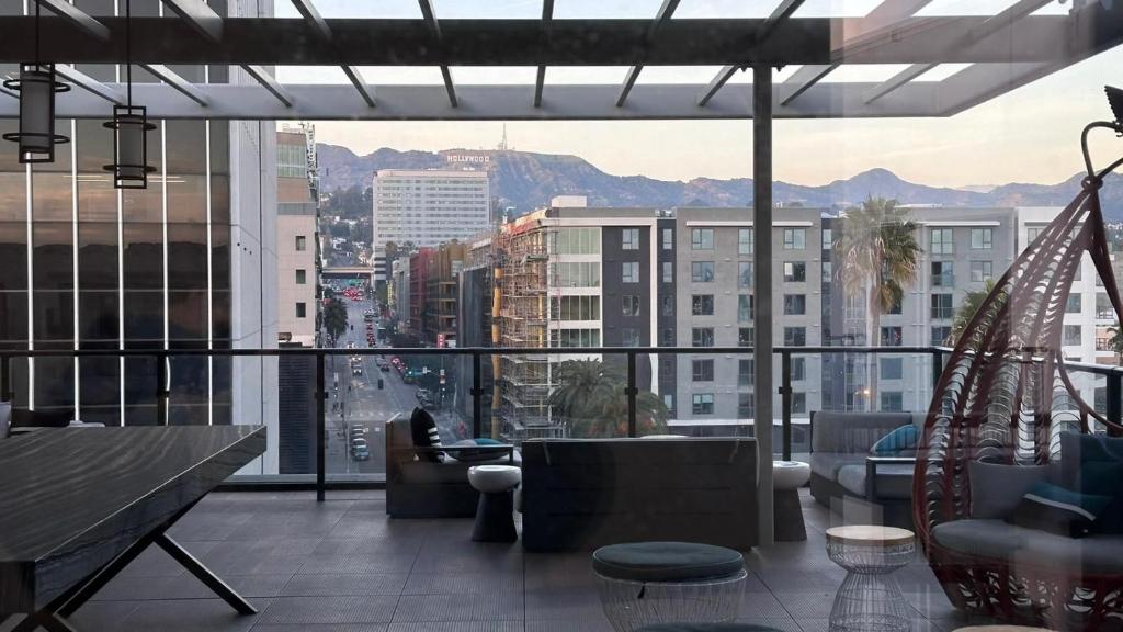 Hollywood CHIC Studio with FREE parking - Appartamento Con Una Camera Da Letto
