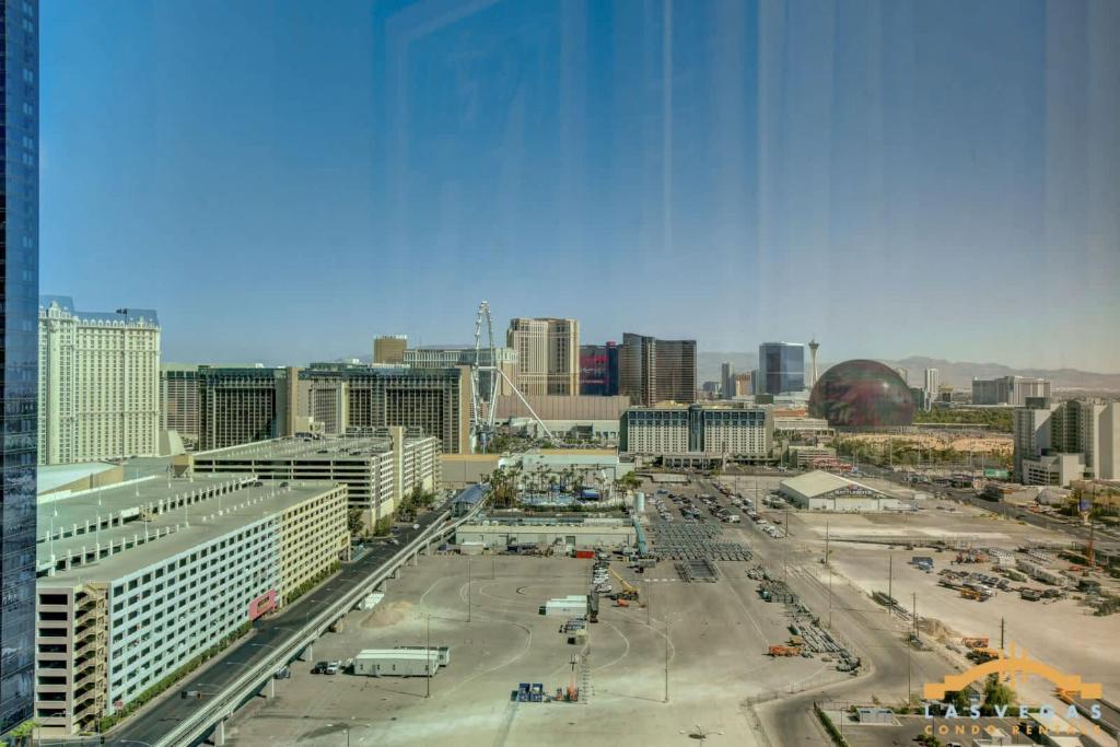Nespecifikovaný výhled na destinaci Las Vegas nebo výhled na město při pohledu z prázdninového domu