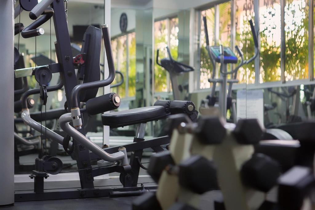 Fitness centrum a/nebo fitness zařízení v ubytování Plaza Florida Suites