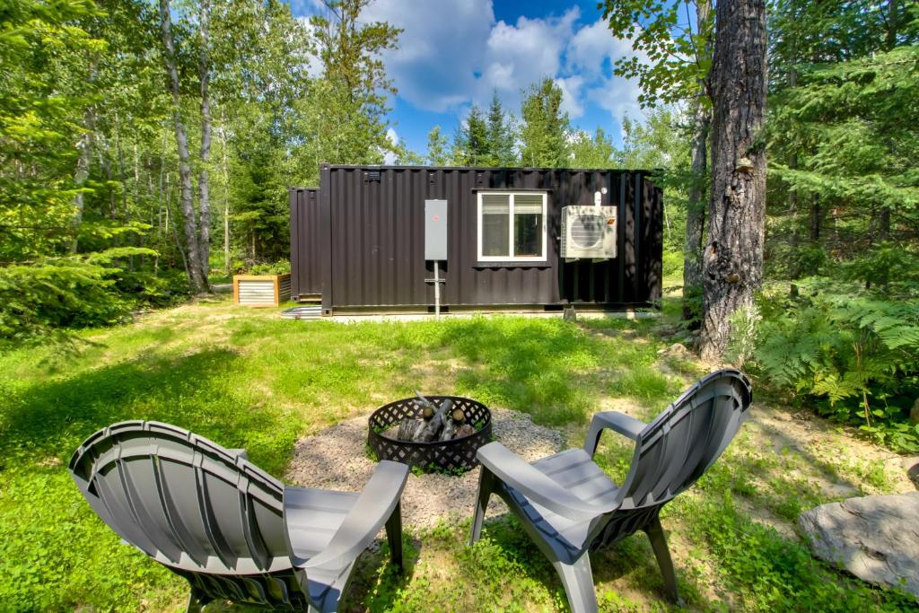 Κήπος έξω από το On-Site Ice Fishing Nashwauk Vacation Rental!