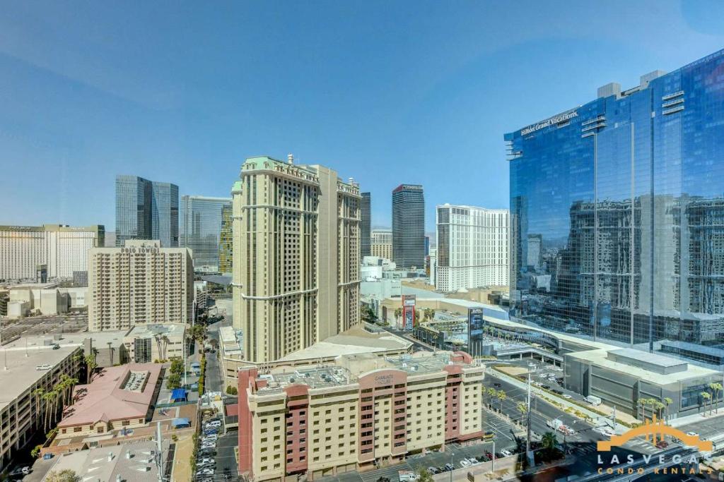 Nespecifikovaný výhled na destinaci Las Vegas nebo výhled na město při pohledu z prázdninového domu
