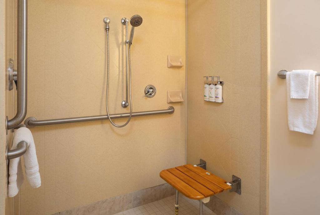 Holiday Inn Hotel & Suites Maple Grove Northwest Minneapolis-Arbor Lakes by IHG photo