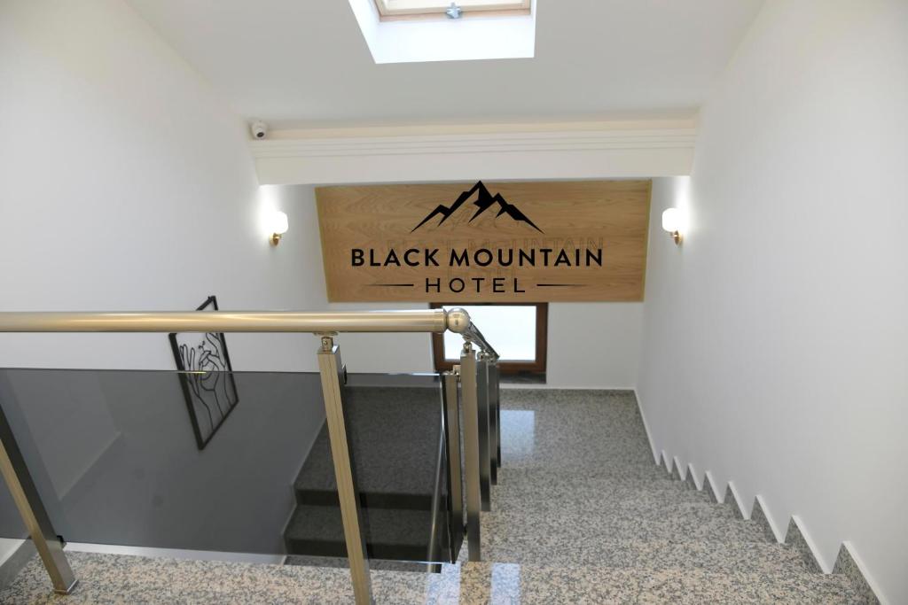 Certifikát, hodnocení, plakát nebo jiný dokument vystavený v ubytování BlackMountain Hotel