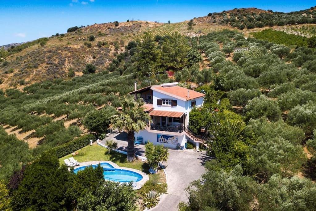 Πισίνα στο ή κοντά στο Charming Villa Maria