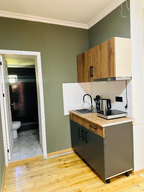 Kuchyň nebo kuchyňský kout v ubytování Family Hotel - White House Racha