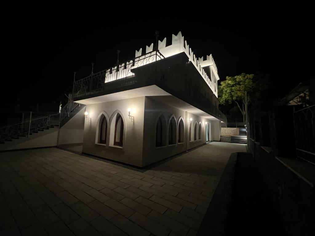 Budova, kde se vila nachází