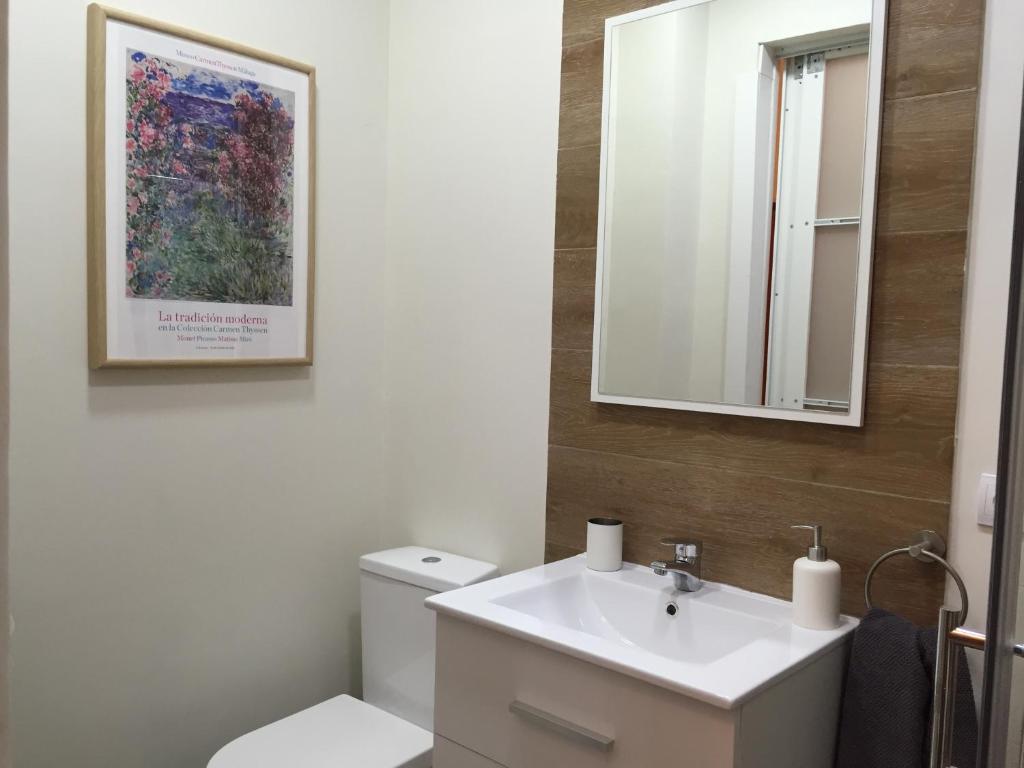 A bathroom at Apartamentos Uncibay Premium