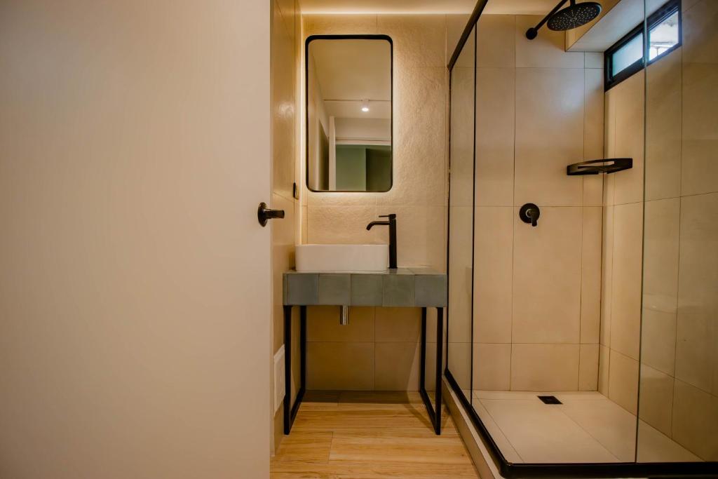 Koupelna v ubytování Miraflores Suites Centro