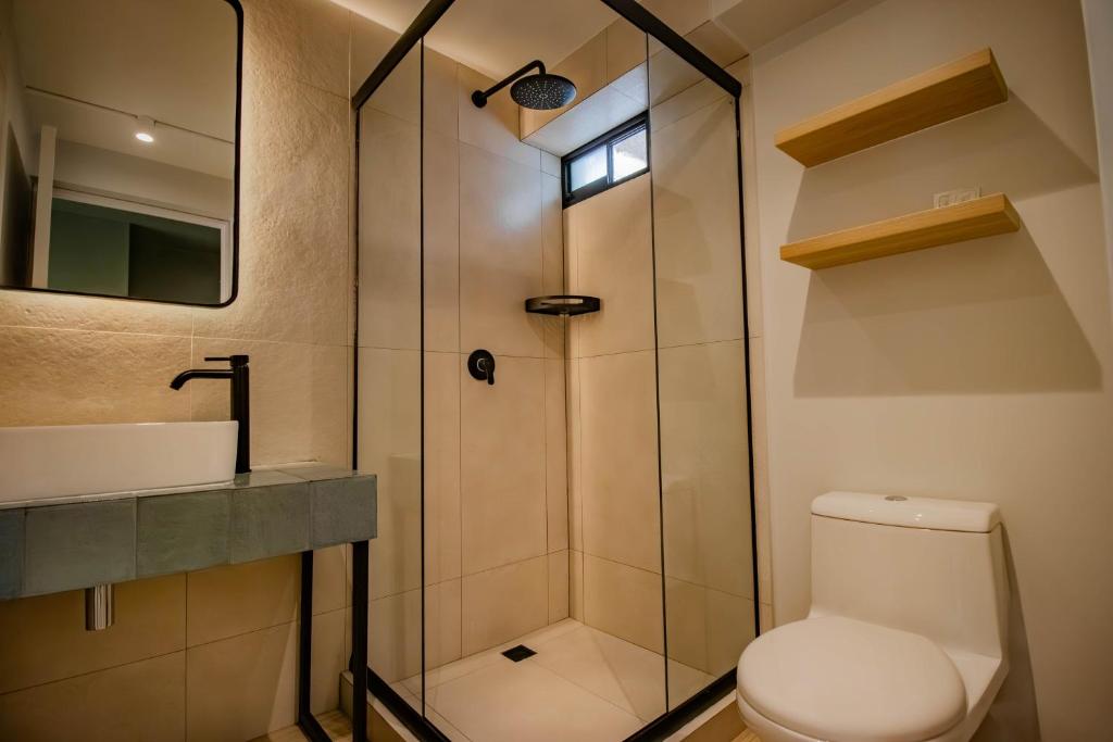 Koupelna v ubytování Miraflores Suites Centro
