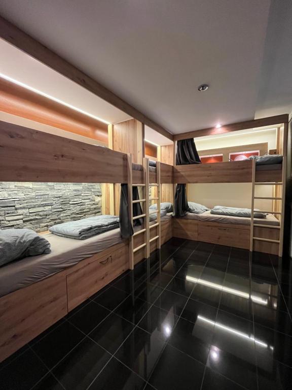Postel nebo postele na pokoji v ubytování Zen Zone Hostel