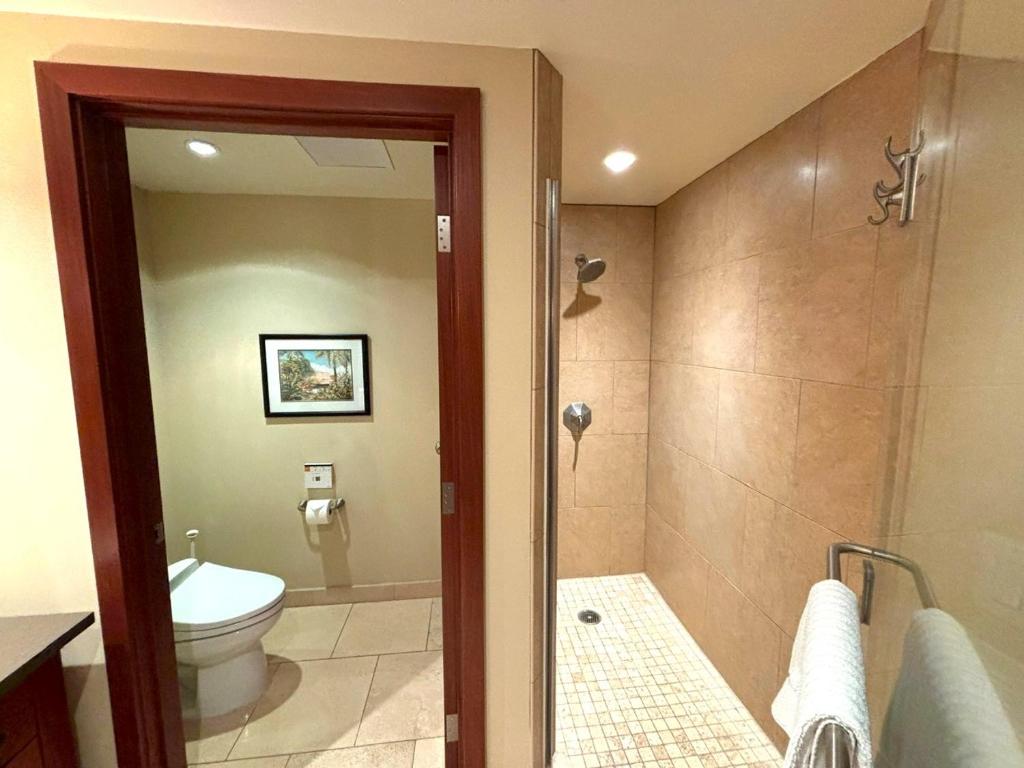 Koupelna v ubytování Luxury Pool front Ko Olina Beach Rental Ground Floor B105 2BR free parking