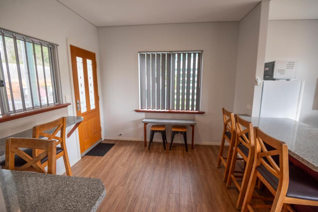 Riverview Tourist Park - Chalet Met Drie Slaapkamers