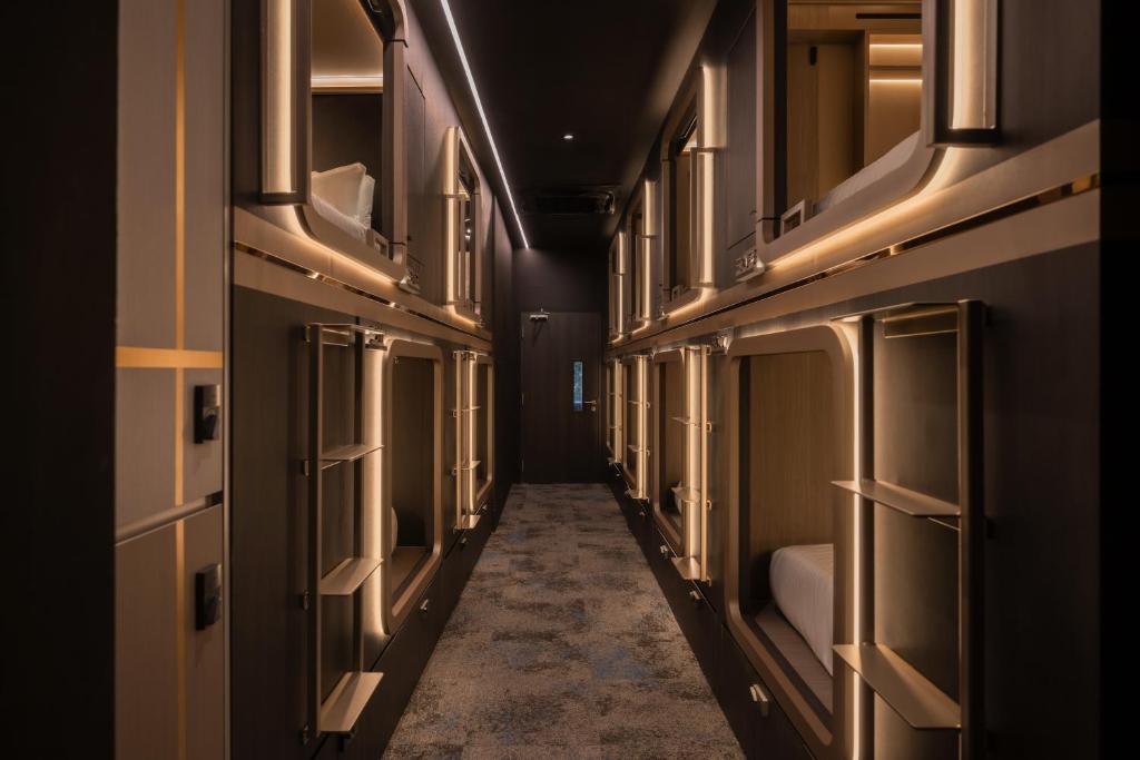 Bố cục Cube Social Boutique Capsule Hotel at Boat Quay