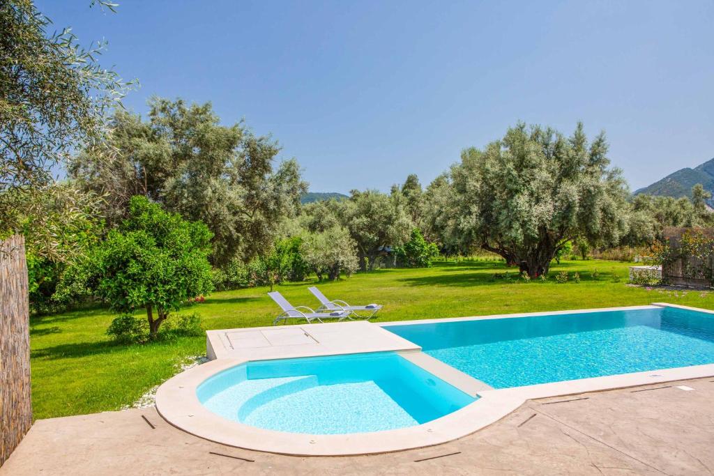 Πισίνα στο ή κοντά στο Villa Averto Irene