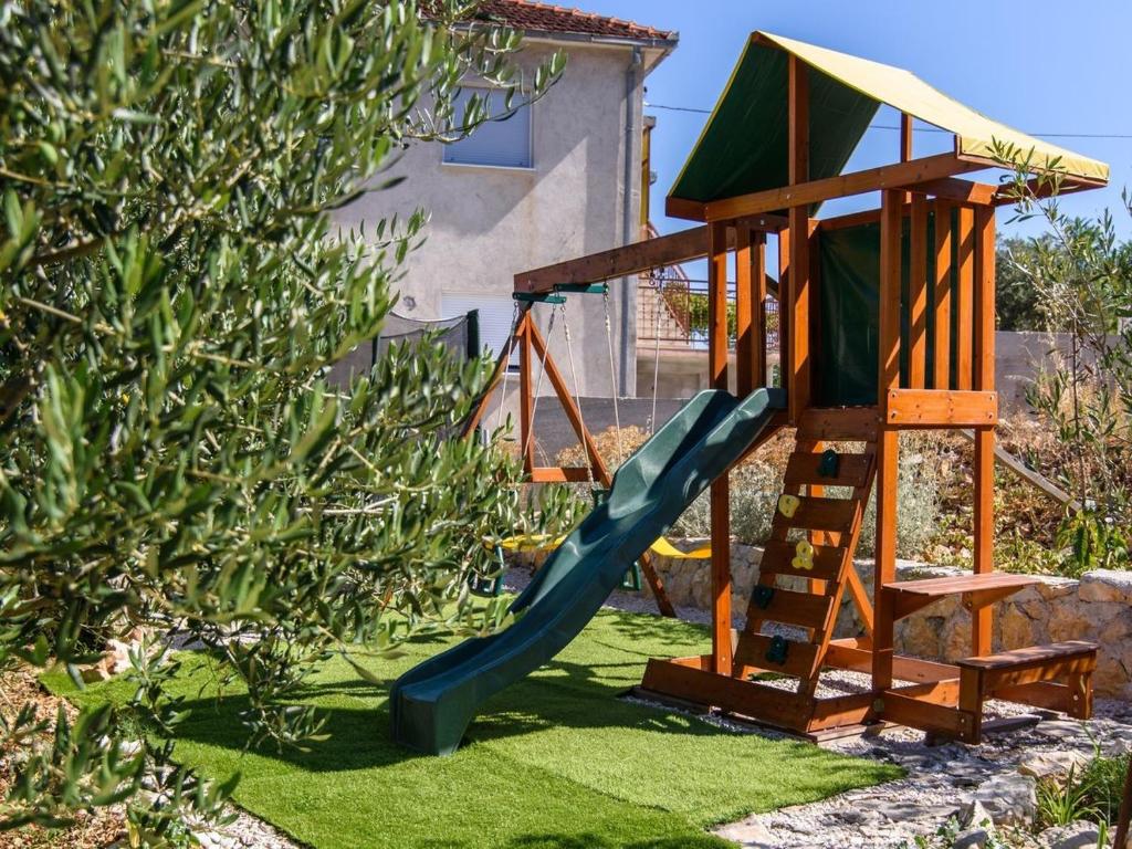 Herní místnost nebo prostor pro děti v ubytování Apartments Beba - peaceful location