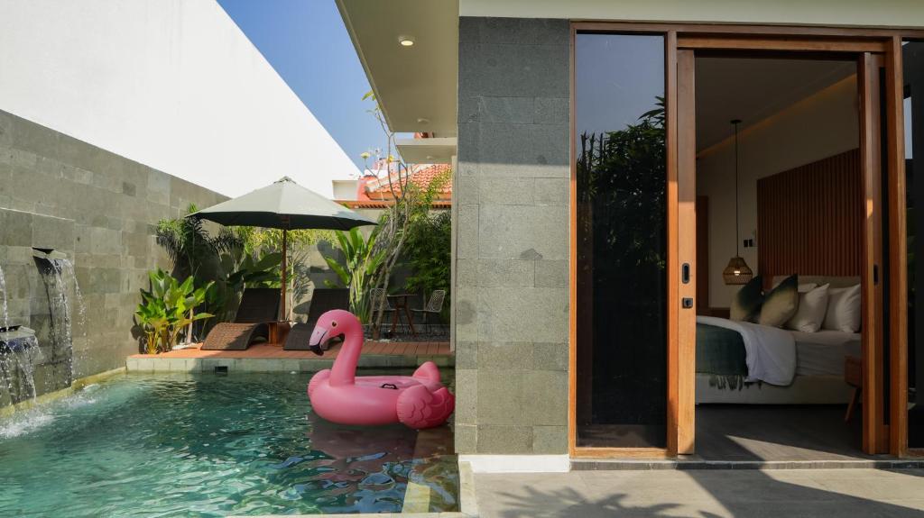 La pileta dentro o cerca de Villa Di Bali