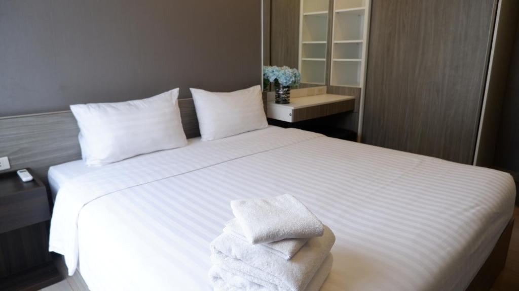 
Executive One-Bedroom Apartment
