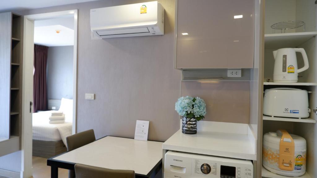 18 Residence - Resim 17