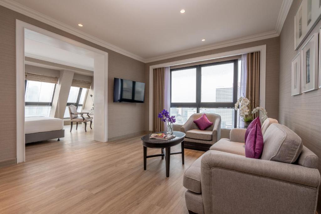 NH Bangkok Sukhumvit Boulevard - King Suite With City View