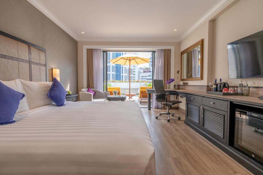 
City Terrace King Room
