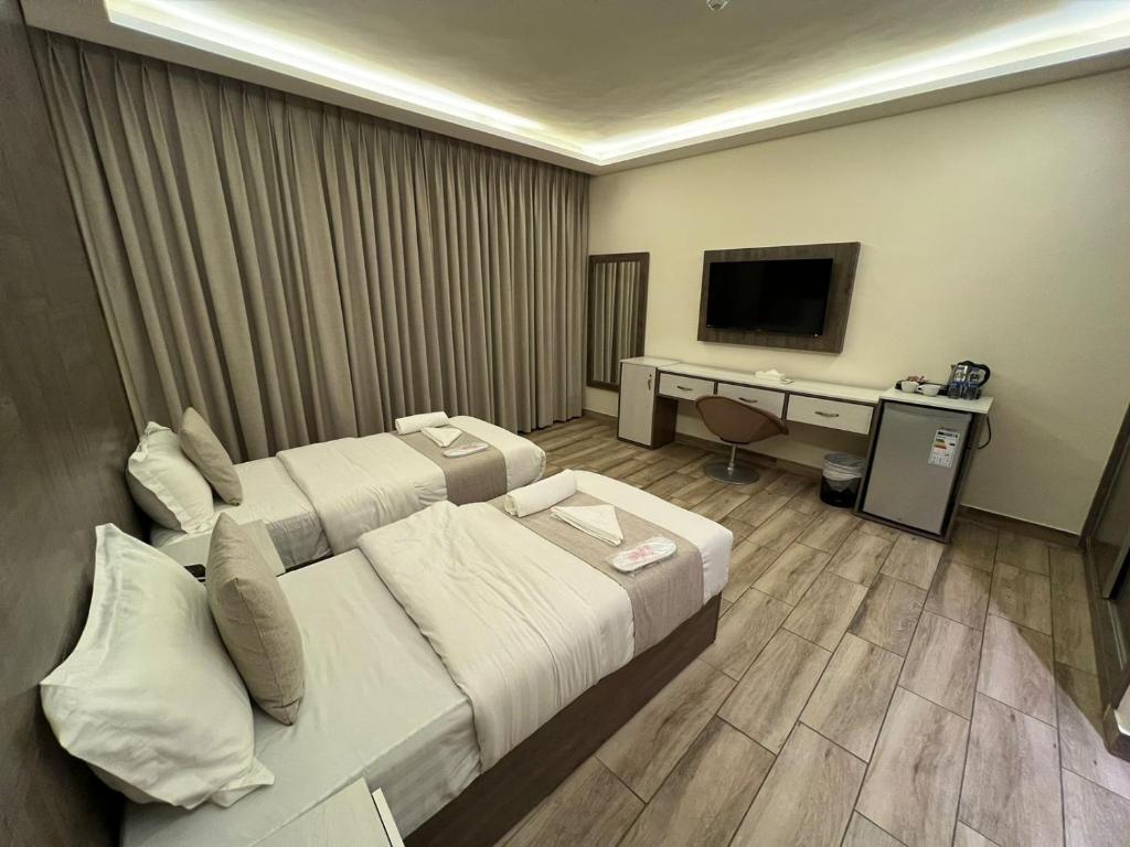 Sky Hotel - Delüks İki Yataklı Oda