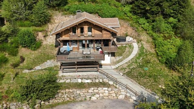 Príroda v okolí horskej chaty
