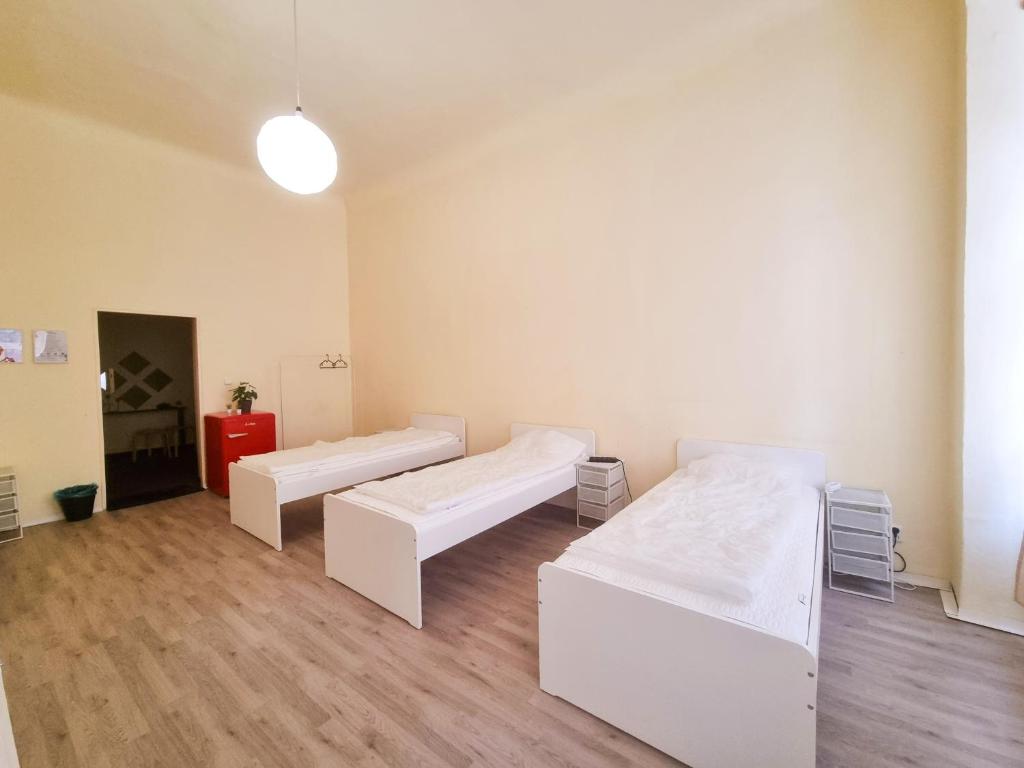 Postel nebo postele na pokoji v ubytování Korea town