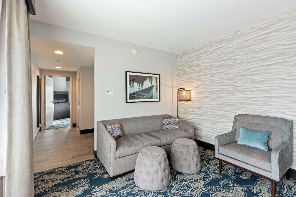 Doubletree By Hilton Front Royal Blue Ridge Shadows - Suite King Con Vista Al Golf