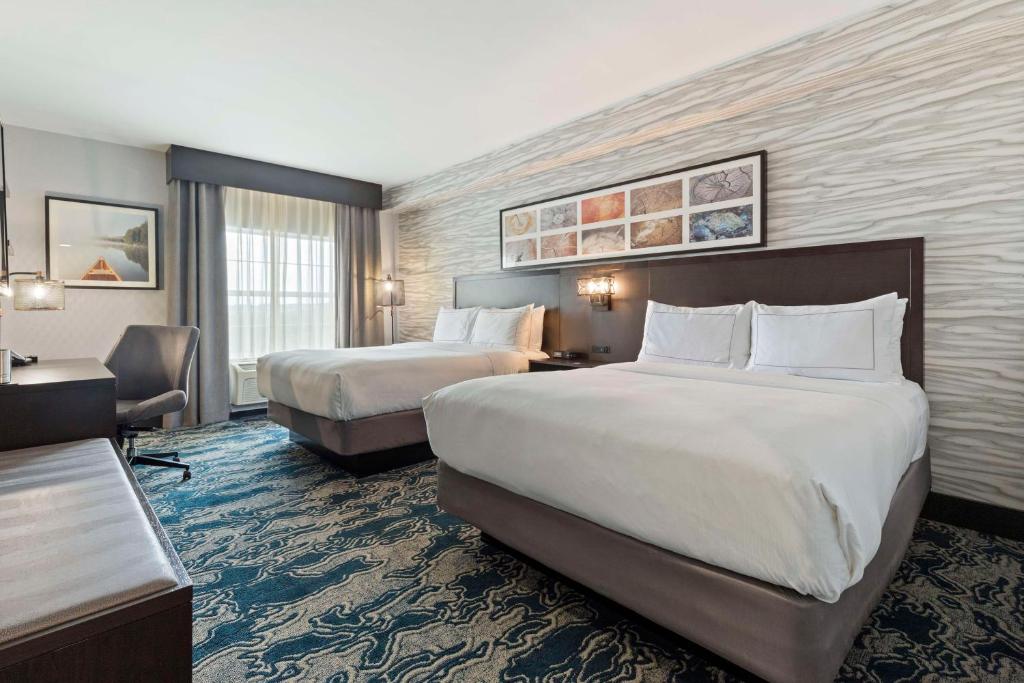 Doubletree By Hilton Front Royal Blue Ridge Shadows - Habitación Queen Con Dos Camas Queen - Acceso Auditivo