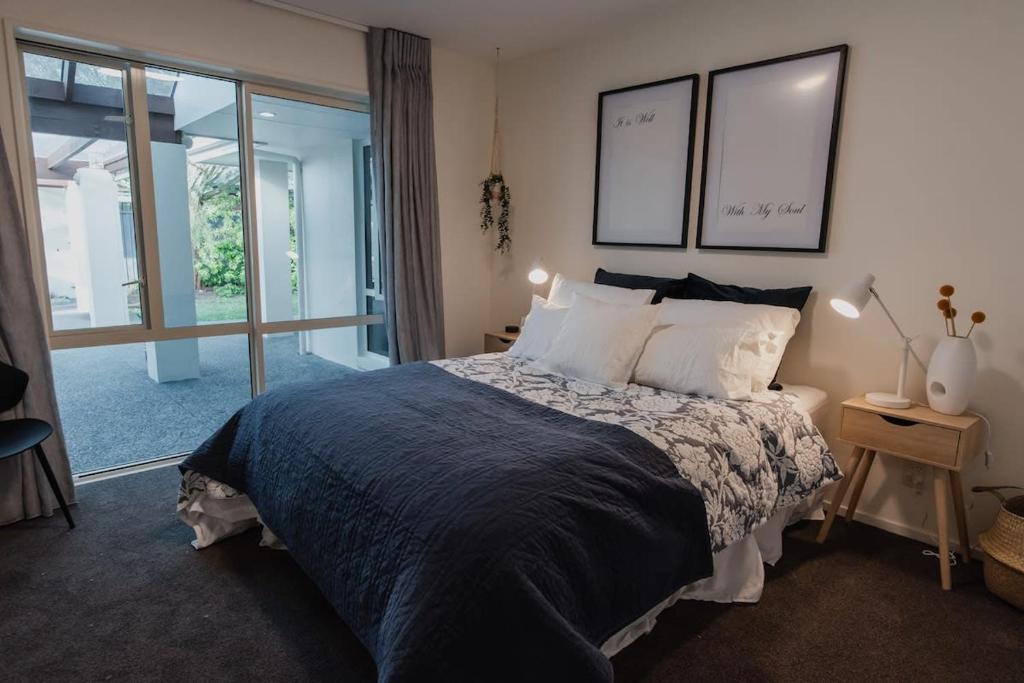 Hidden Gem of Christchurch - Sleeps 13 - Resim 5
