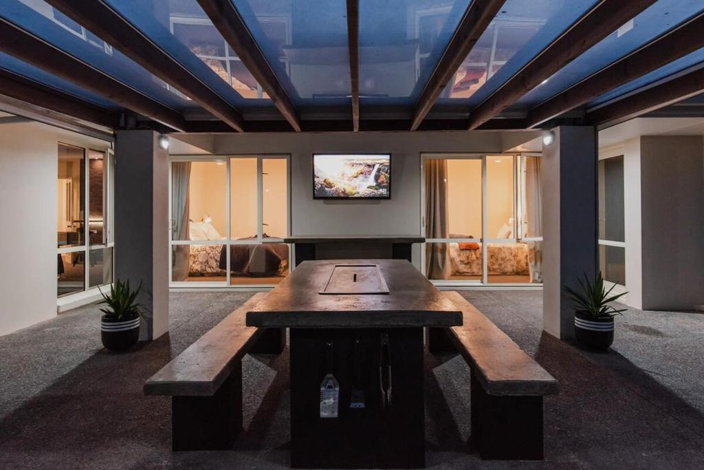 Hidden Gem of Christchurch - Sleeps 13 - Resim 21