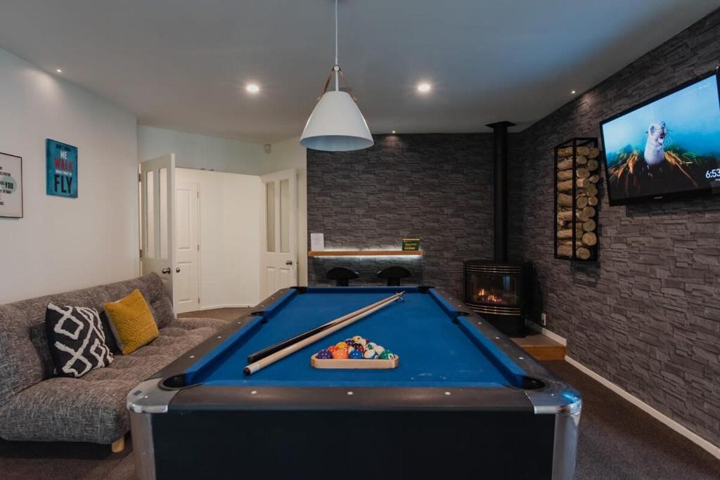 Hidden Gem of Christchurch - Sleeps 13 - Resim 13