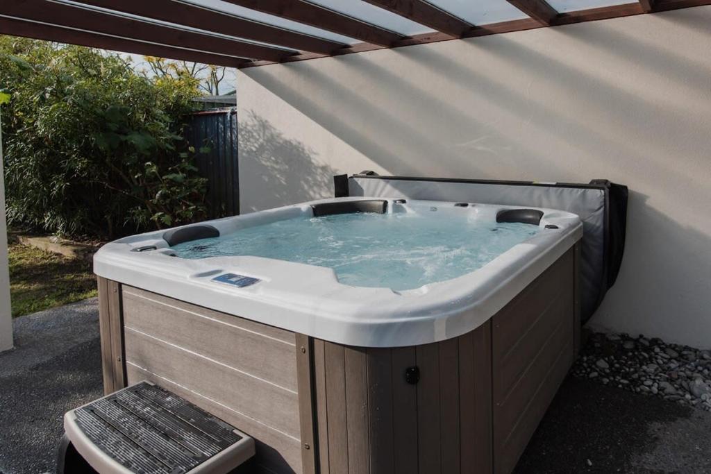 Hidden Gem of Christchurch - Sleeps 13 - Resim 14