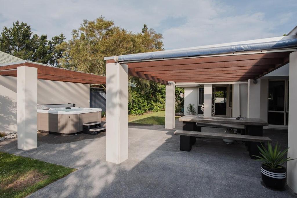 Hidden Gem of Christchurch - Sleeps 13 - Resim 23