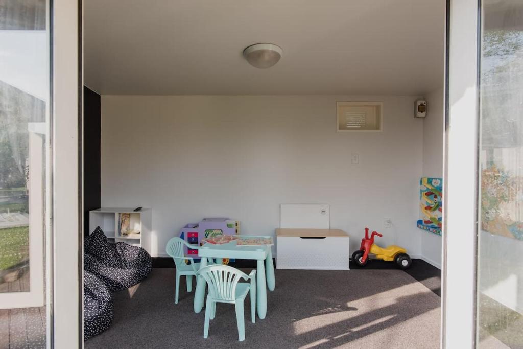 Hidden Gem of Christchurch - Sleeps 13 - Resim 25