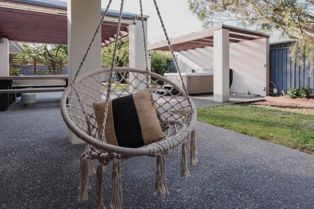 Hidden Gem of Christchurch - Sleeps 13 - Resim 26