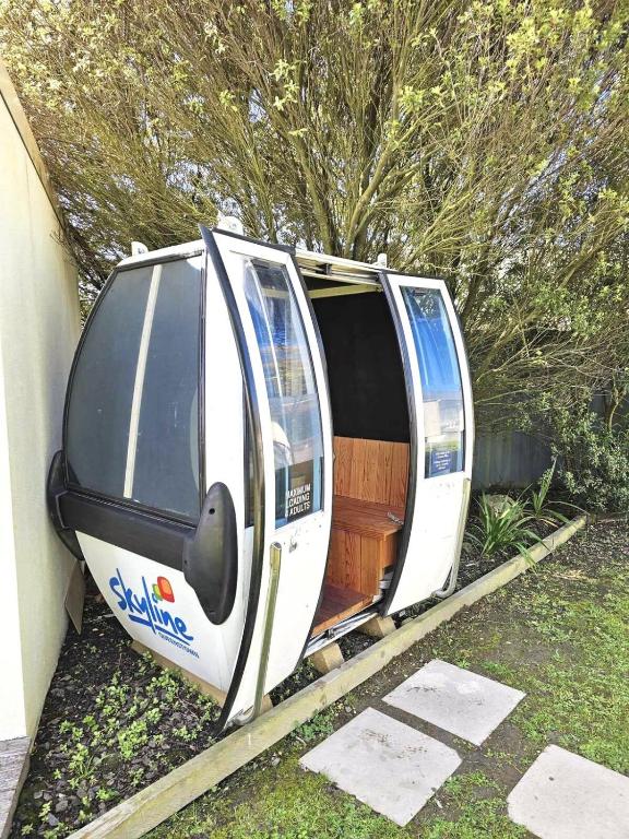 Hidden Gem of Christchurch - Sleeps 13 - Resim 42