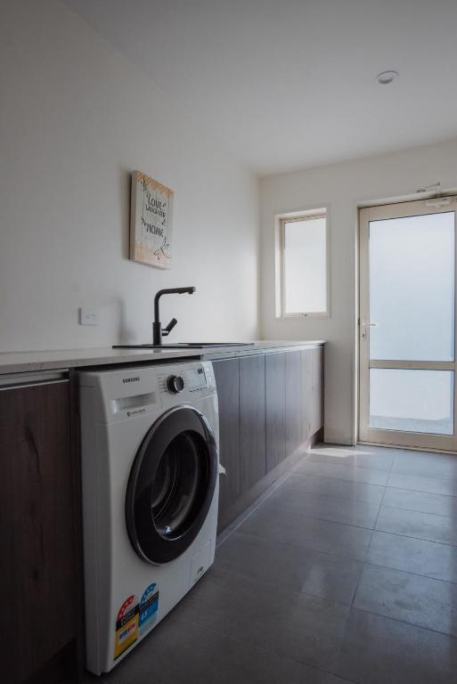 Hidden Gem of Christchurch - Sleeps 13 - Resim 33