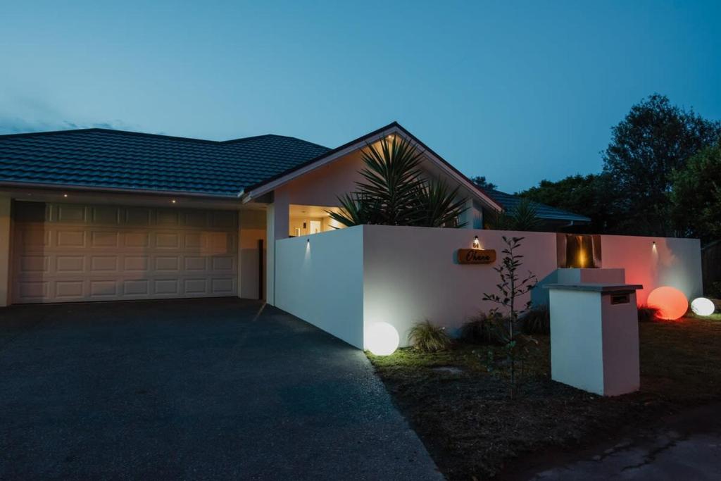 Hidden Gem of Christchurch - Sleeps 13 - Resim 9