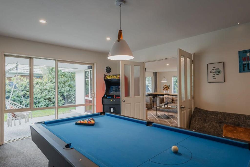 Hidden Gem of Christchurch - Sleeps 13 - Resim 12